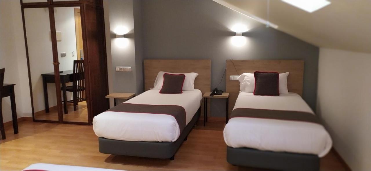 Hospedium Hotel Vittoria Colonna เมดินา เด ริโอเซโก ภายนอก รูปภาพ