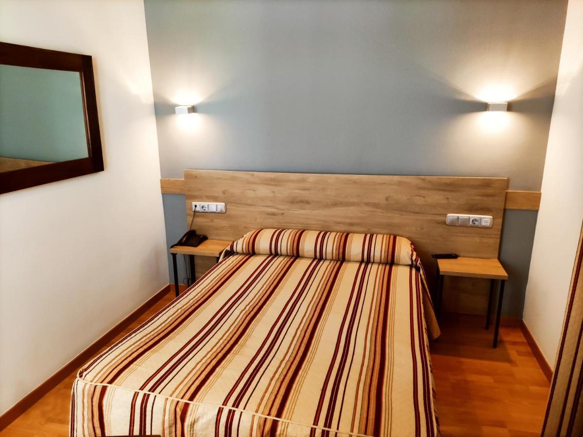 Hospedium Hotel Vittoria Colonna เมดินา เด ริโอเซโก ภายนอก รูปภาพ