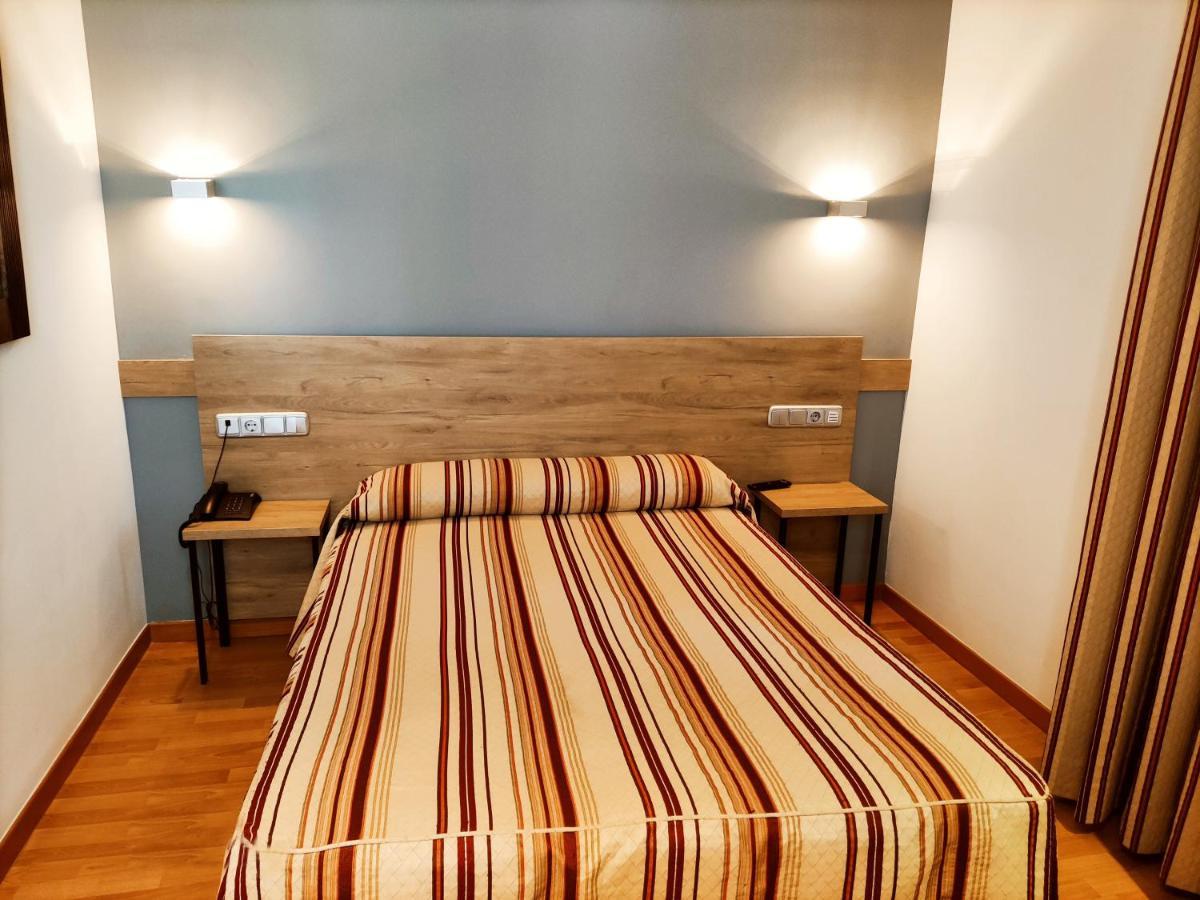 Hospedium Hotel Vittoria Colonna เมดินา เด ริโอเซโก ห้อง รูปภาพ