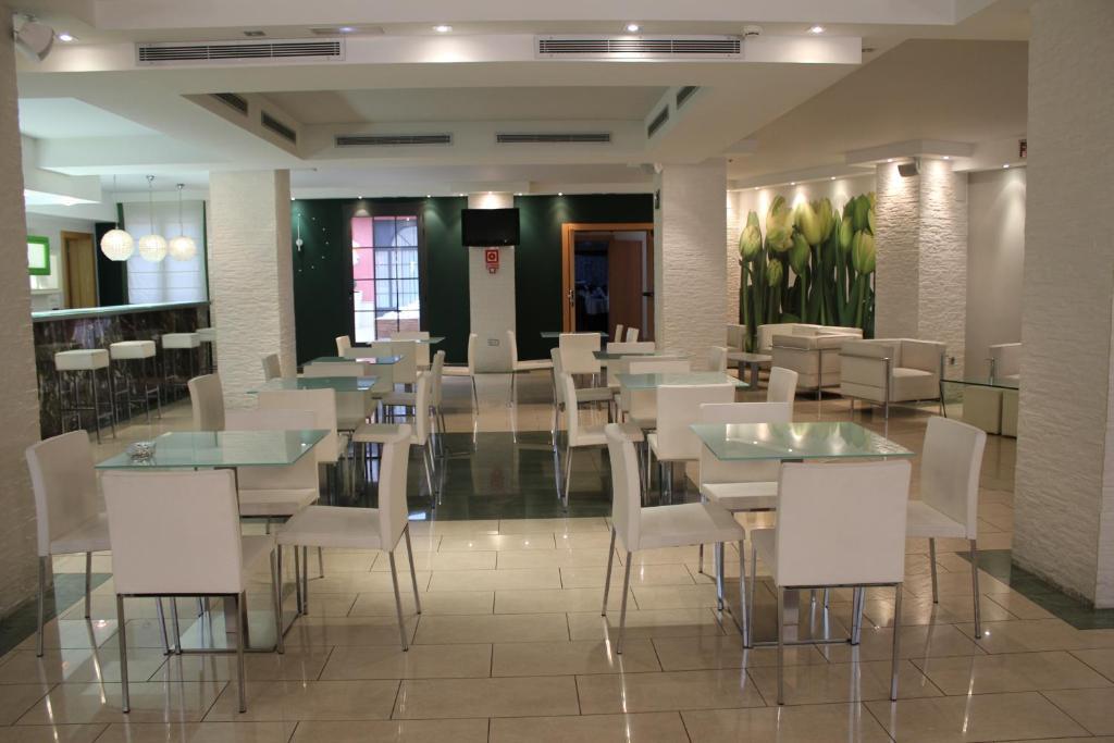Hospedium Hotel Vittoria Colonna เมดินา เด ริโอเซโก ภายนอก รูปภาพ