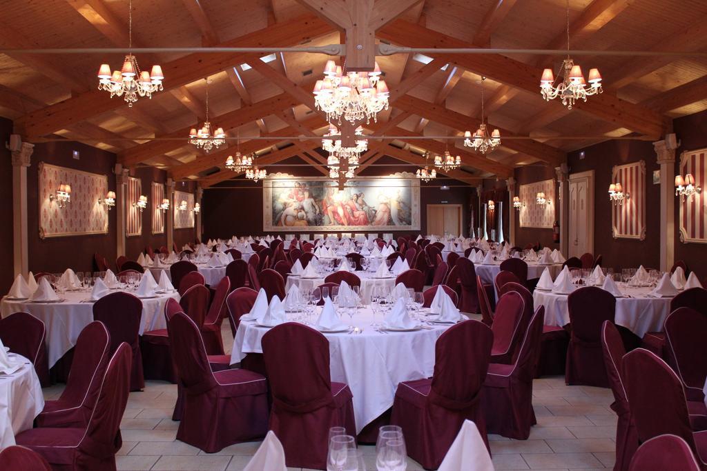 Hospedium Hotel Vittoria Colonna เมดินา เด ริโอเซโก ภายนอก รูปภาพ