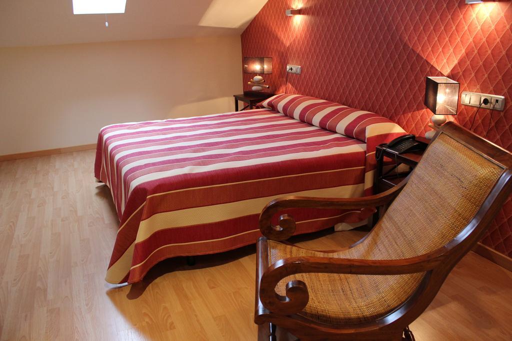 Hospedium Hotel Vittoria Colonna เมดินา เด ริโอเซโก ภายนอก รูปภาพ